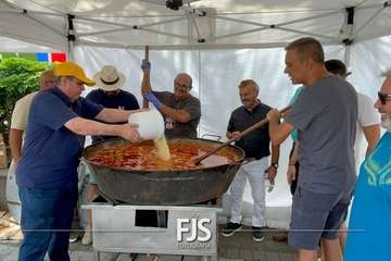 Lomo Magullo celebra el Día del Vecino en plena ola de calor/Francisco Javier Santana.